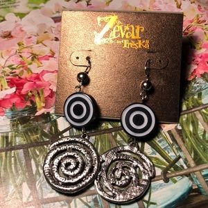 Fun swirly earrings French hook style NWT